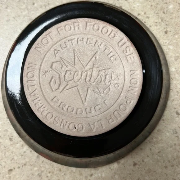 Scentsy Warmer, like new - Picture 3 of 3